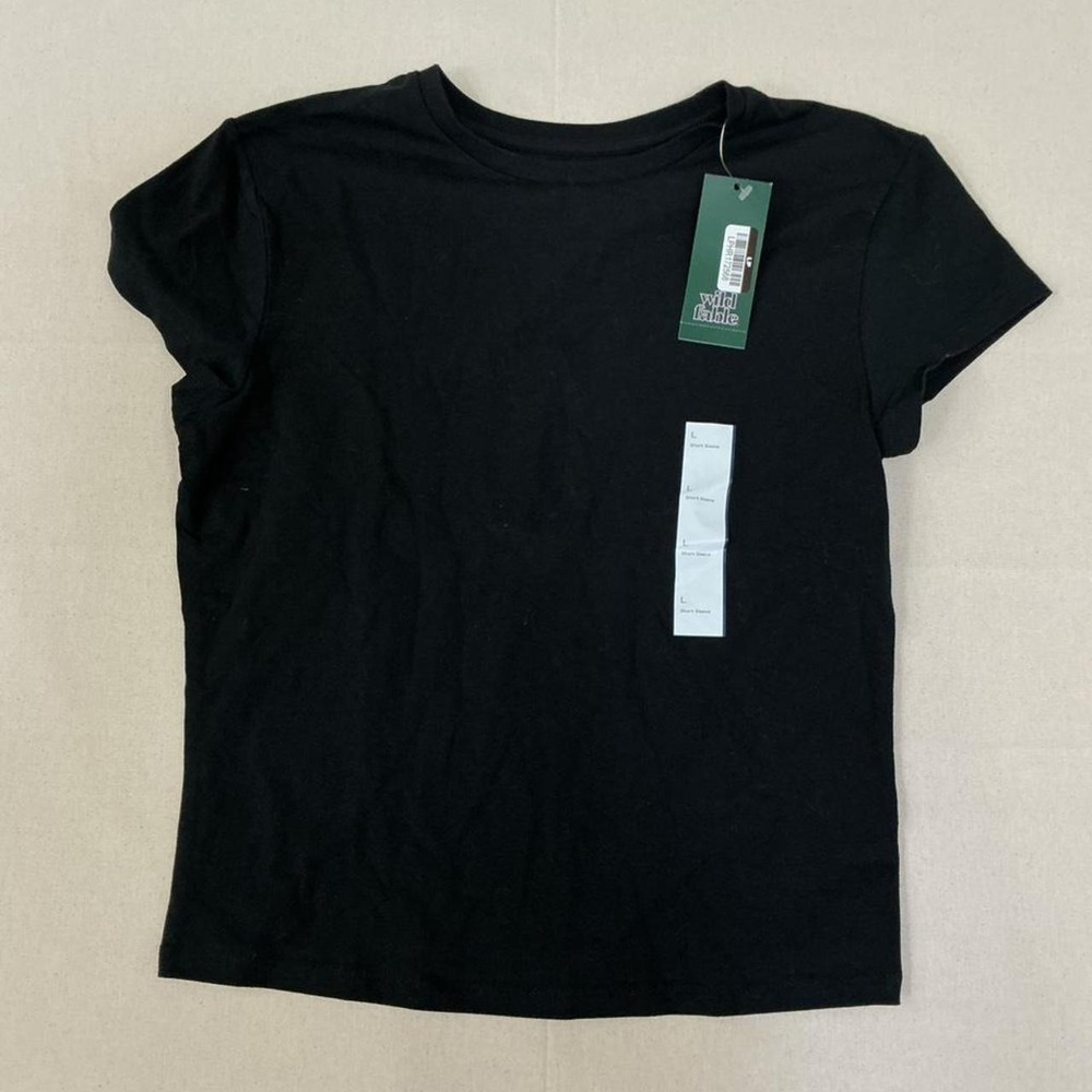 Wild‎ Fable black basic tee